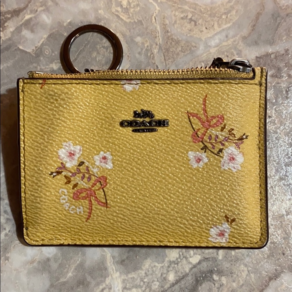 Coach ID wallet